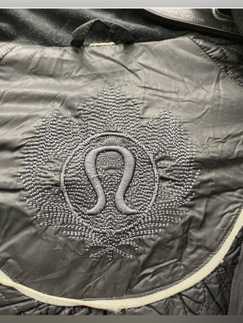 Vintage LULULEMON GET DOWN Jacket Size 8
Black Down Puffer Coat - Picture 12 of 12